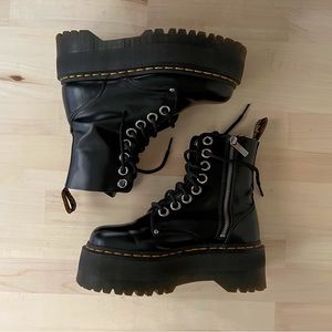 ➕SOLD➕Dr. Martens Jadon Max Boot Platform